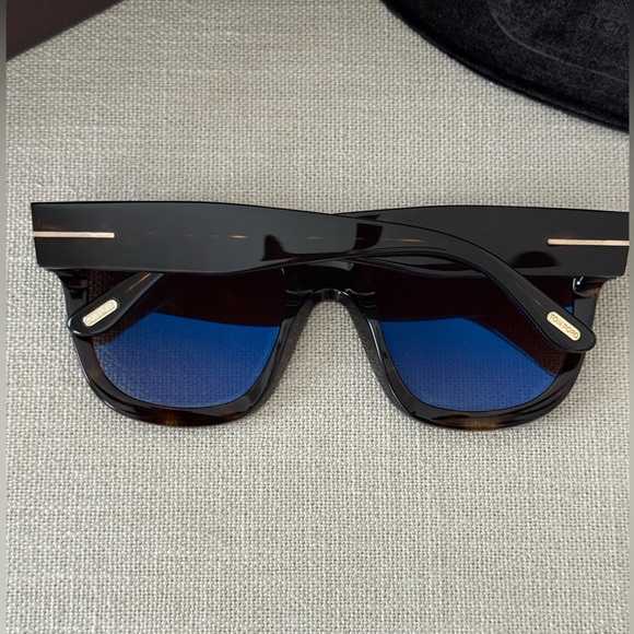 Tom Ford Havana Black Sunglasses - Picture 11 of 13